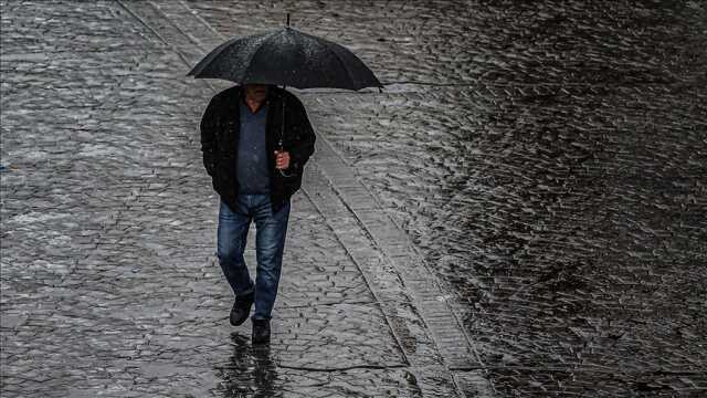 Meteoroloji'den uyarı geldi: İstanbul'un kuzeyinde kuvvetli ve gök gürültülü sağanak bekleniyor Meteoroloji'den uyarı geldi: İstanbul'un kuzeyinde kuvvetli ve gök gürültülü sağanak bekleniyor