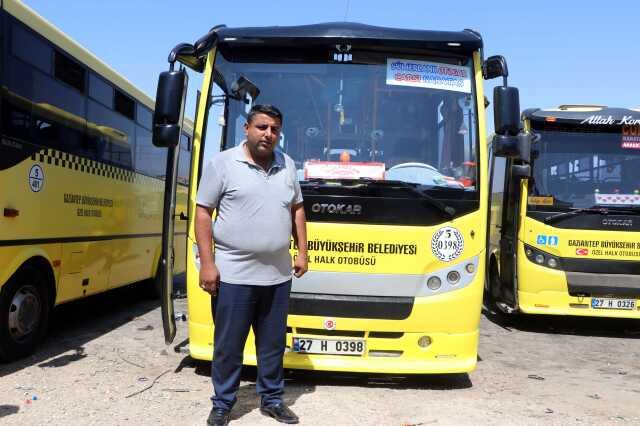 Otobüs şoförü güzergahından çıkarak, kalp krizi geçiren genci hastaneye yetiştirdi Otobüs şoförü güzergahından çıkarak, kalp krizi geçiren genci hastaneye yetiştirdi