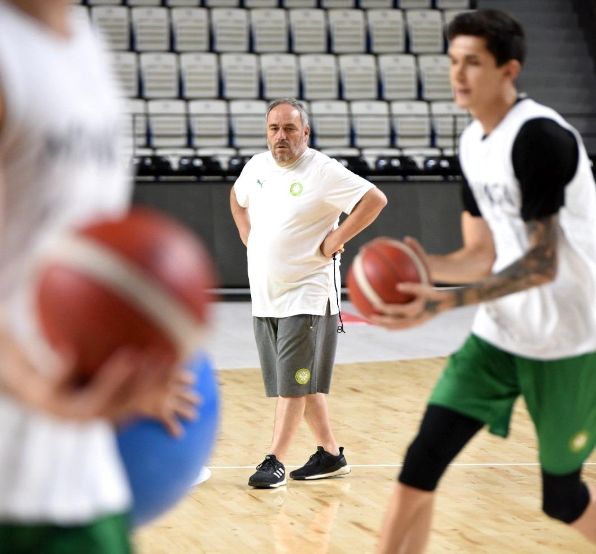 Manisa Büyükşehir Belediyespor Basketbol Takımı, P. Karşıyaka ile hazırlık maçına hazırlanıyor