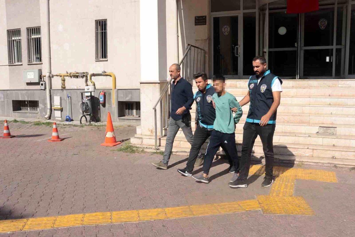 Kayseri\'de Sahte Altın Dolandırıcılığı