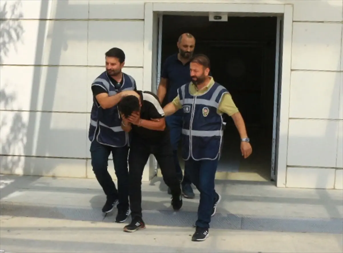 Tokat\'ın Erbaa ilçesinde boş bina önünde ölü bulunan kişiyle ilgili zanlı gözaltına alındı