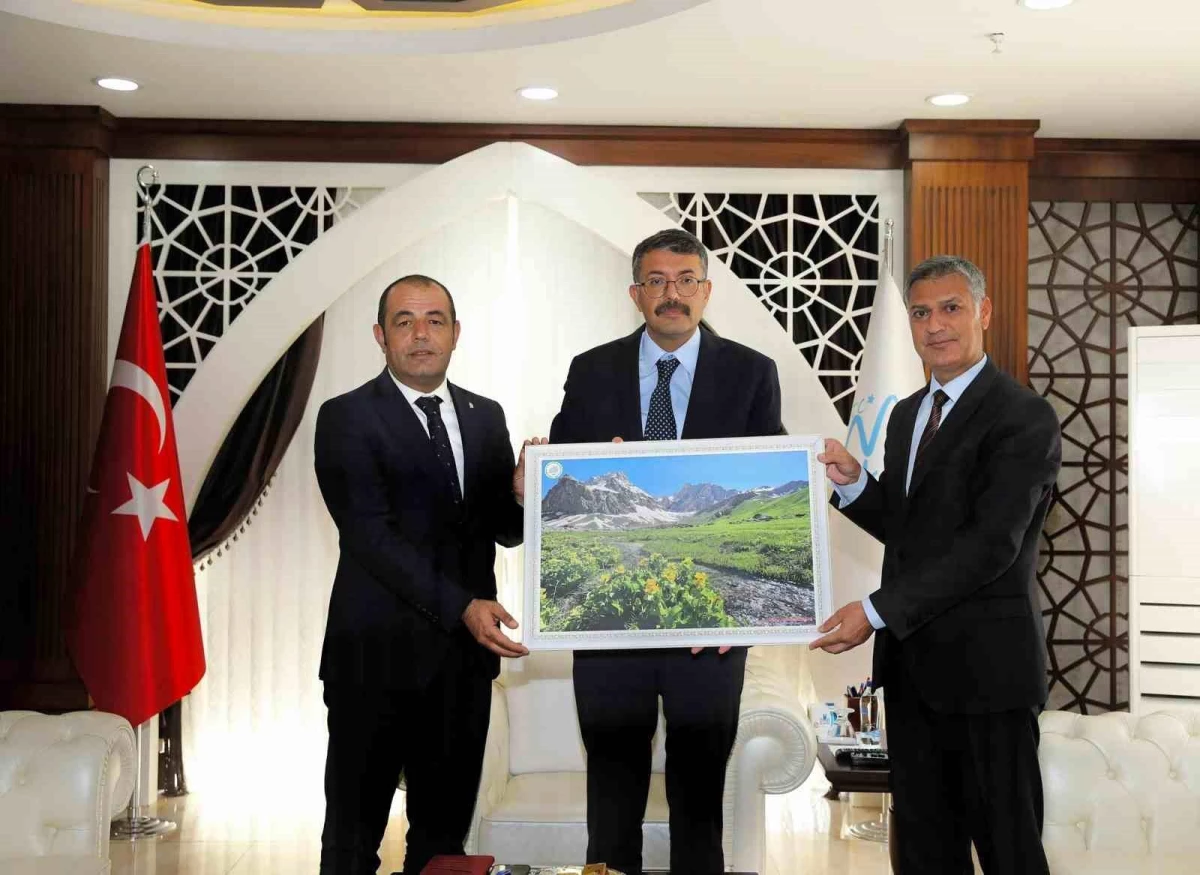 Hakkari Valisi Ali Çelik, kentin turizm potansiyelini vurguladı