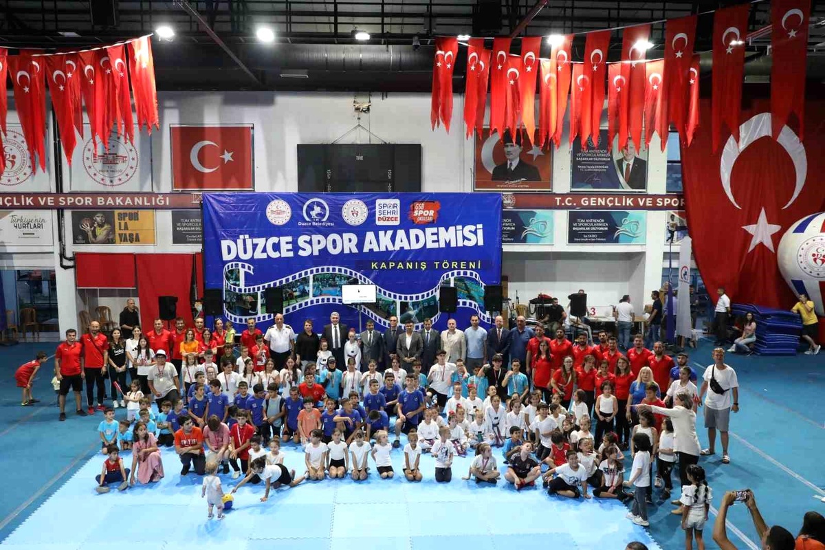 Düzce Yaz Spor Okulları 10 Bin Çocuğa Spor Yaptırdı