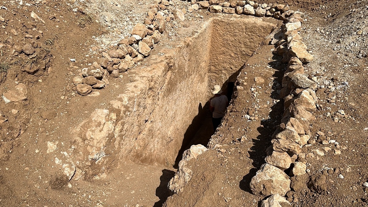Adıyaman\'da Roma dönemine ait 1700 yıllık oda mezarları bulundu