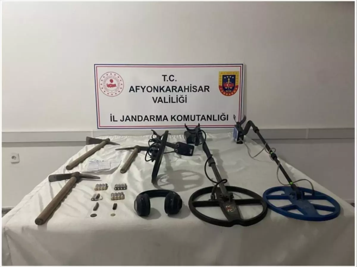 Afyonkarahisar\'da Kaçak Kazı Yapan 5 Kişi Gözaltına Alındı