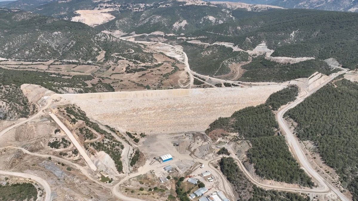 Amasya Aydınca Barajı\'nın gövde inşaatında sona gelindi