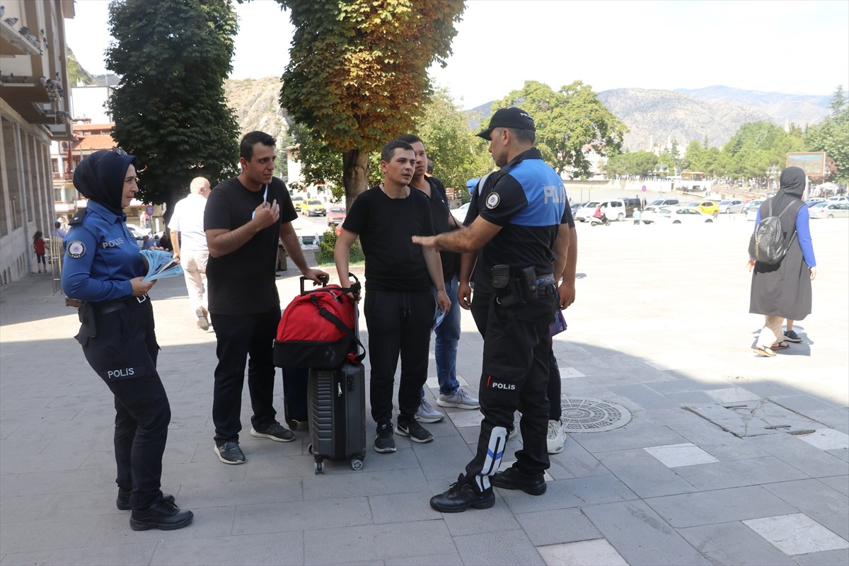 Amasya Emniyet Müdürlüğü Vatandaşları Dolandırıcılara Karşı Uyardı