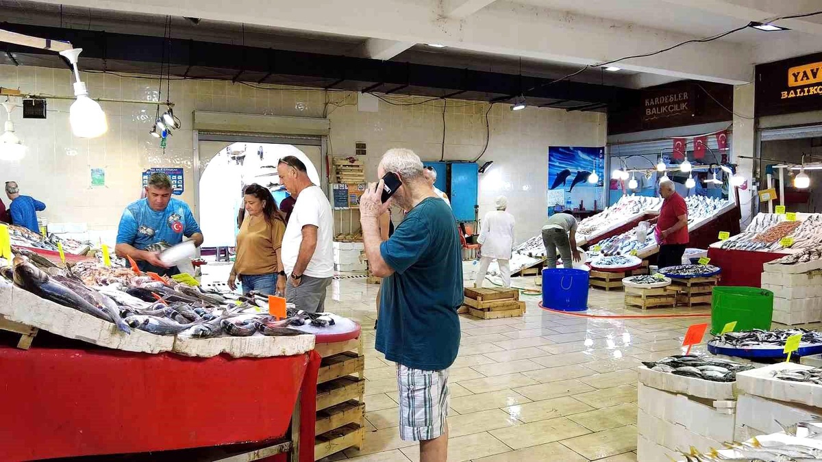 Foça\'da Balık Sezonu Başladı