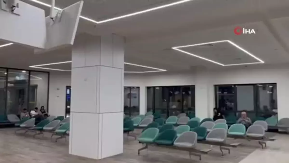 Bakan Koca: Acil birimlerimiz hasta kabul etmeye devam ediyor