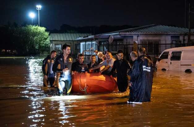 Bakan Yerlikaya, selin vurduğu İstanbul ve Kırklareli'ndeki son durumu açıkladı