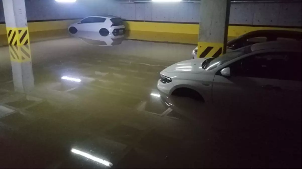 Başakşehir\'de sel sonrası otoparklar sular altında kaldı