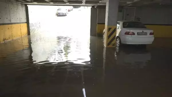 Başakşehir'de selin ardından otoparklar su altında kaldı