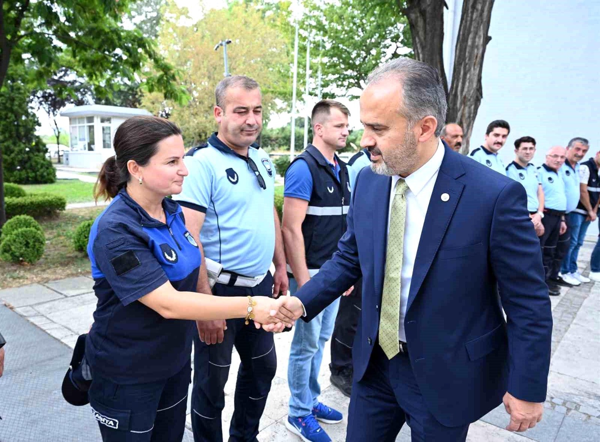Bursa Büyükşehir Belediye Başkanı Alinur Aktaş, Zabıta Teşkilatı\'nın 197. kuruluş yılını kutladı