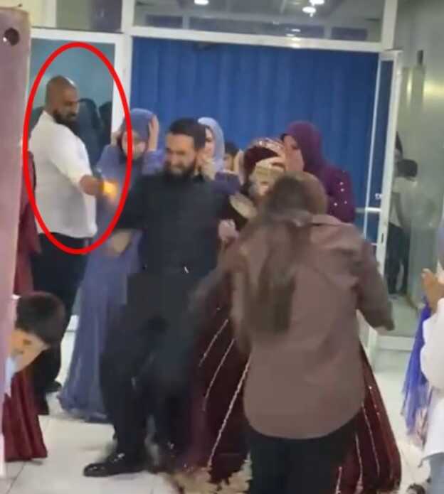 Diyarbakır'da Düğün Salonunda Silahlı Saldırı: 1 Ağır Yaralı Diyarbakır'da Düğün Salonunda Silahlı Saldırı: 1 Ağır Yaralı
