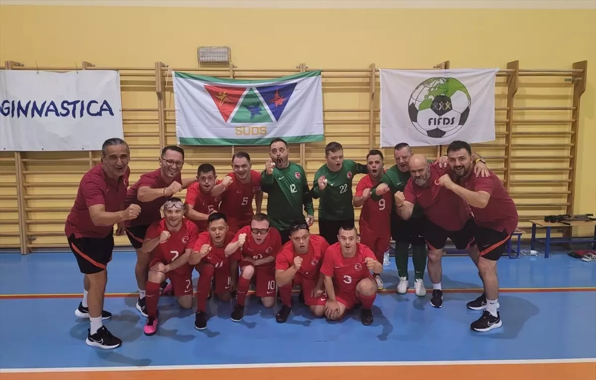 Down Sendromlu Futsal Milli Takımı Avrupa Şampiyonası\'nda yarı finale yükseldi