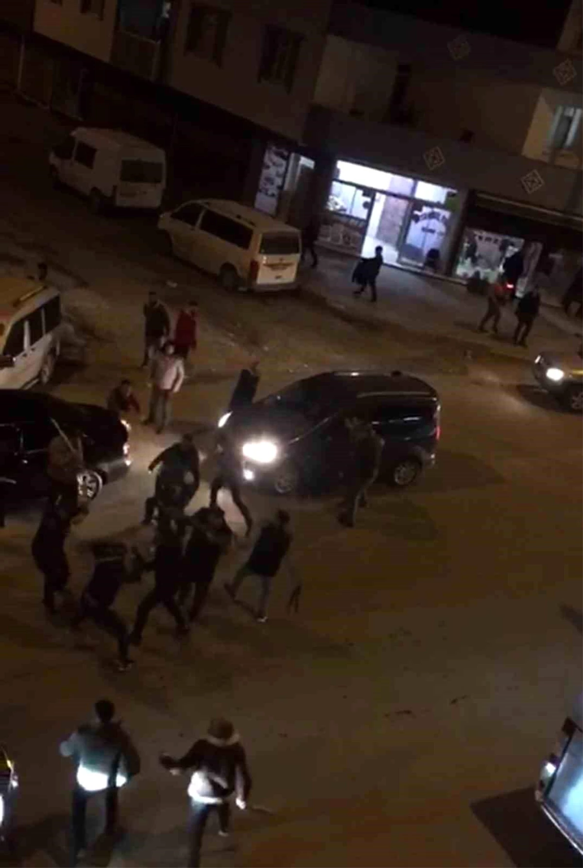 Iğdır\'da Husumetli İki Grup Arasında Meydan Muharebesi Gibi Kavga