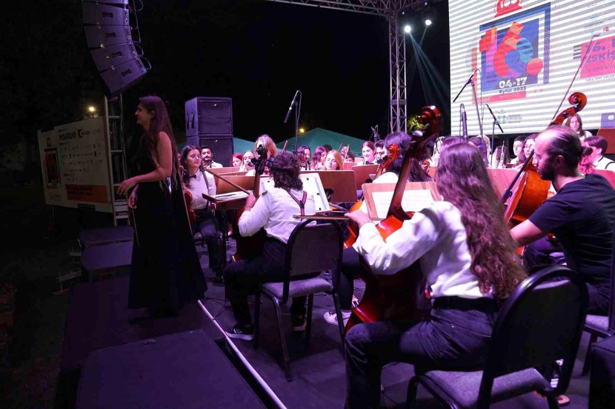 Tepebaşı Belediyesi İki Elin Sesi Var Çocuk Senfoni Orkestrası Eskişehirlilere Muhteşem Bir Akşam Yaşattı