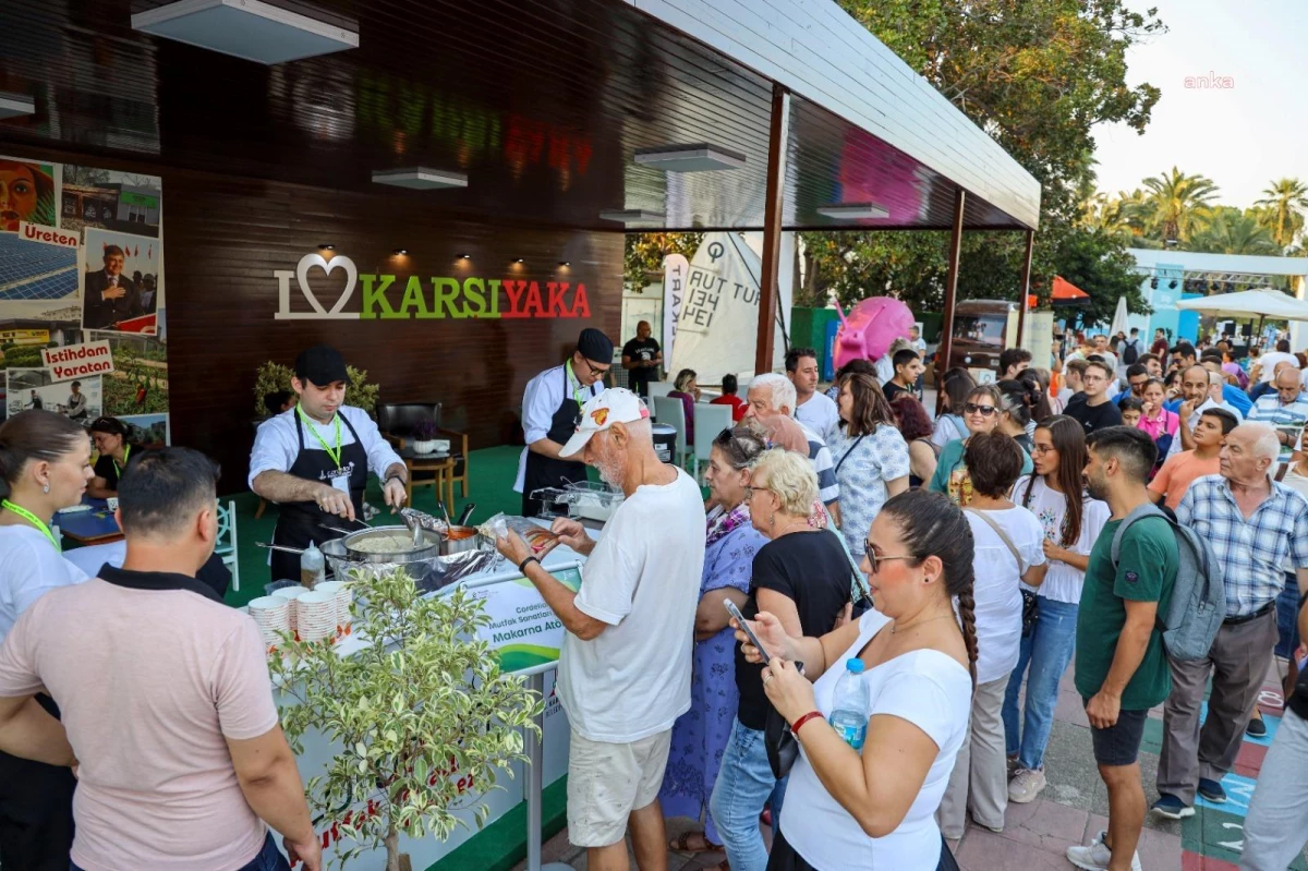 Karşıyaka Belediyesi İEF\'de Yoğun İlgi Görüyor