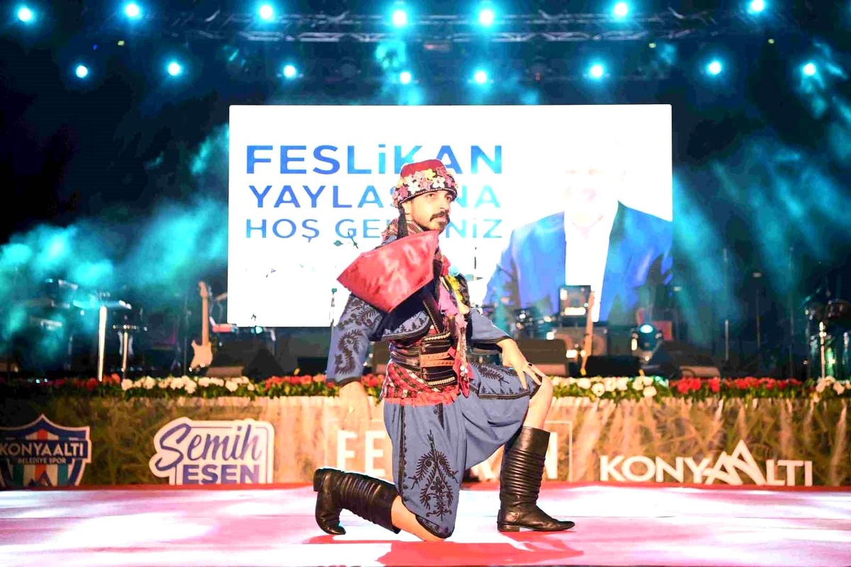 Konyaaltı Belediyesi, Cumhuriyetin 100. Yılında Atatürk\'ü Zeybeklerle Karşılayacak