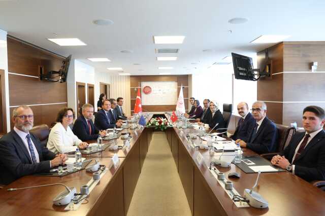 Yabancılara Yönelik Sosyal Uyum Yardımı Projesi imzalandı Yabancılara Yönelik Sosyal Uyum Yardımı Projesi imzalandı