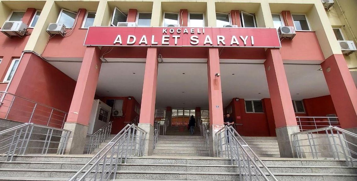 Kocaeli\'de 8 yaşındaki kuzenini istismar ettiği iddiasıyla yargılanan sanığa 10 yıl hapis cezası