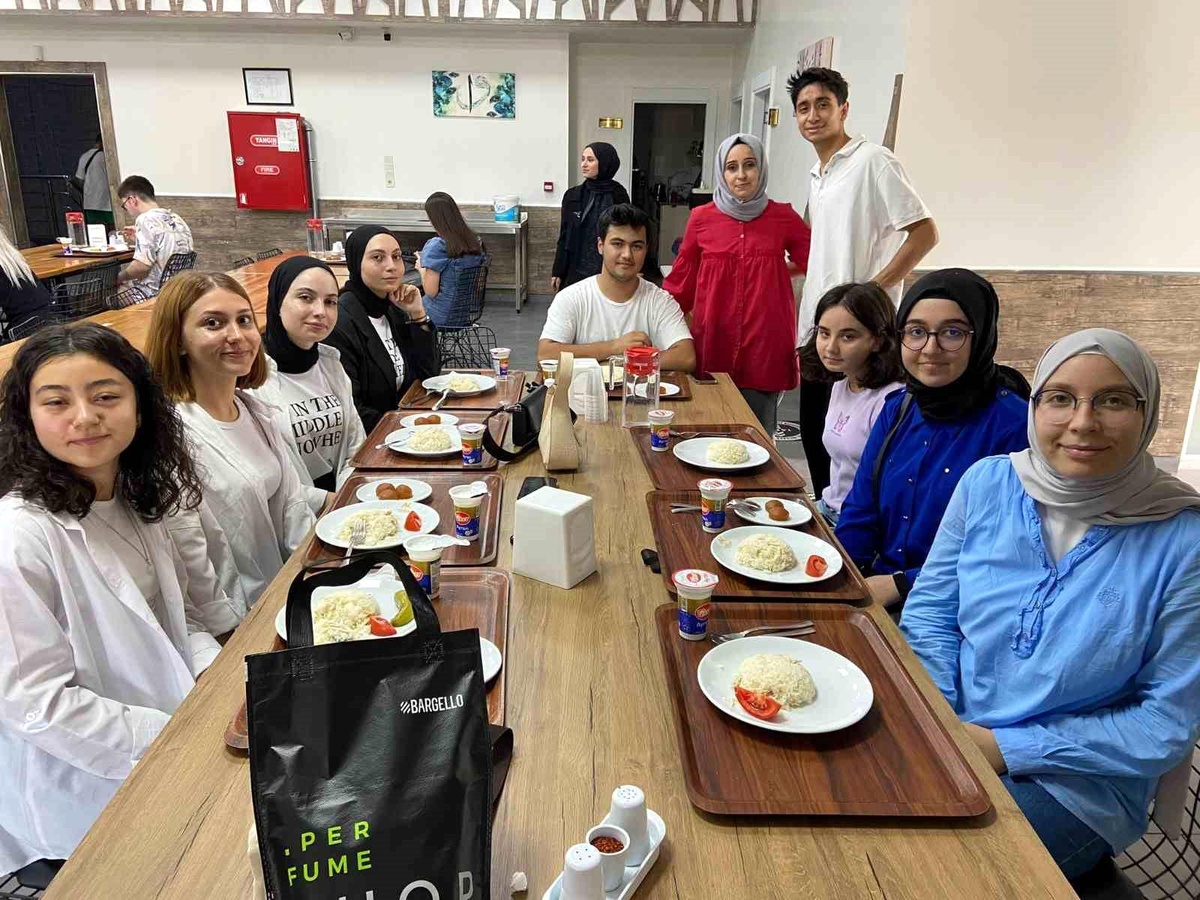 Altınküre Fen ve Anadolu Lisesi Mezunlar Buluşması Gerçekleştirildi
