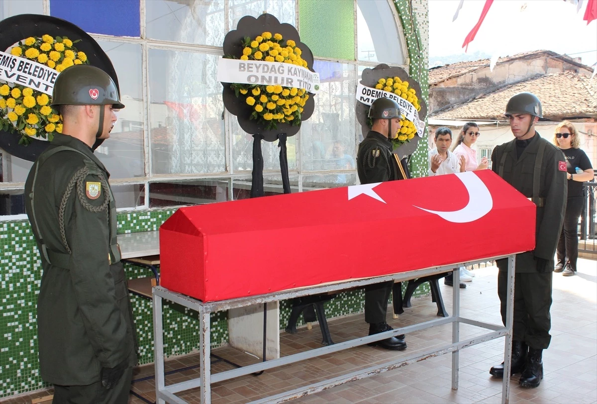 Astsubay Kıdemli Başçavuş Abdullah Şener Özkaya\'nın Cenazesi Memleketinde Defnedildi