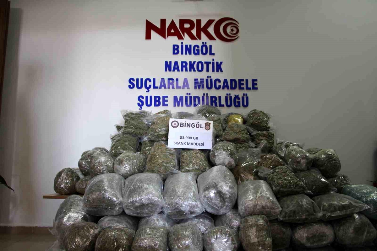 Bingöl\'de Uyuşturucu Operasyonu: 83 Kilo Esrar Ele Geçirildi