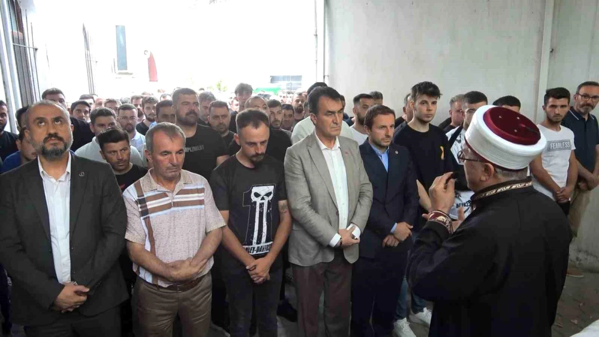Bursa\'da silahlı kavga sonucu hayatını kaybeden Gökhan Kılıç toprağa verildi