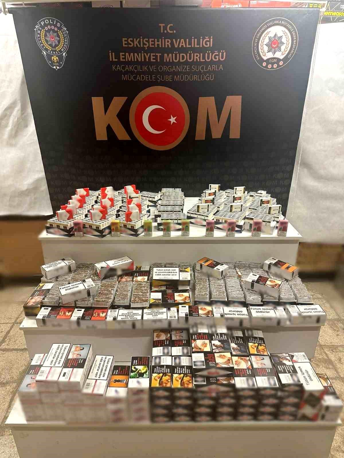 Eskişehir\'de Kaçak Ürün Operasyonu: 8 Kişi Yakalandı
