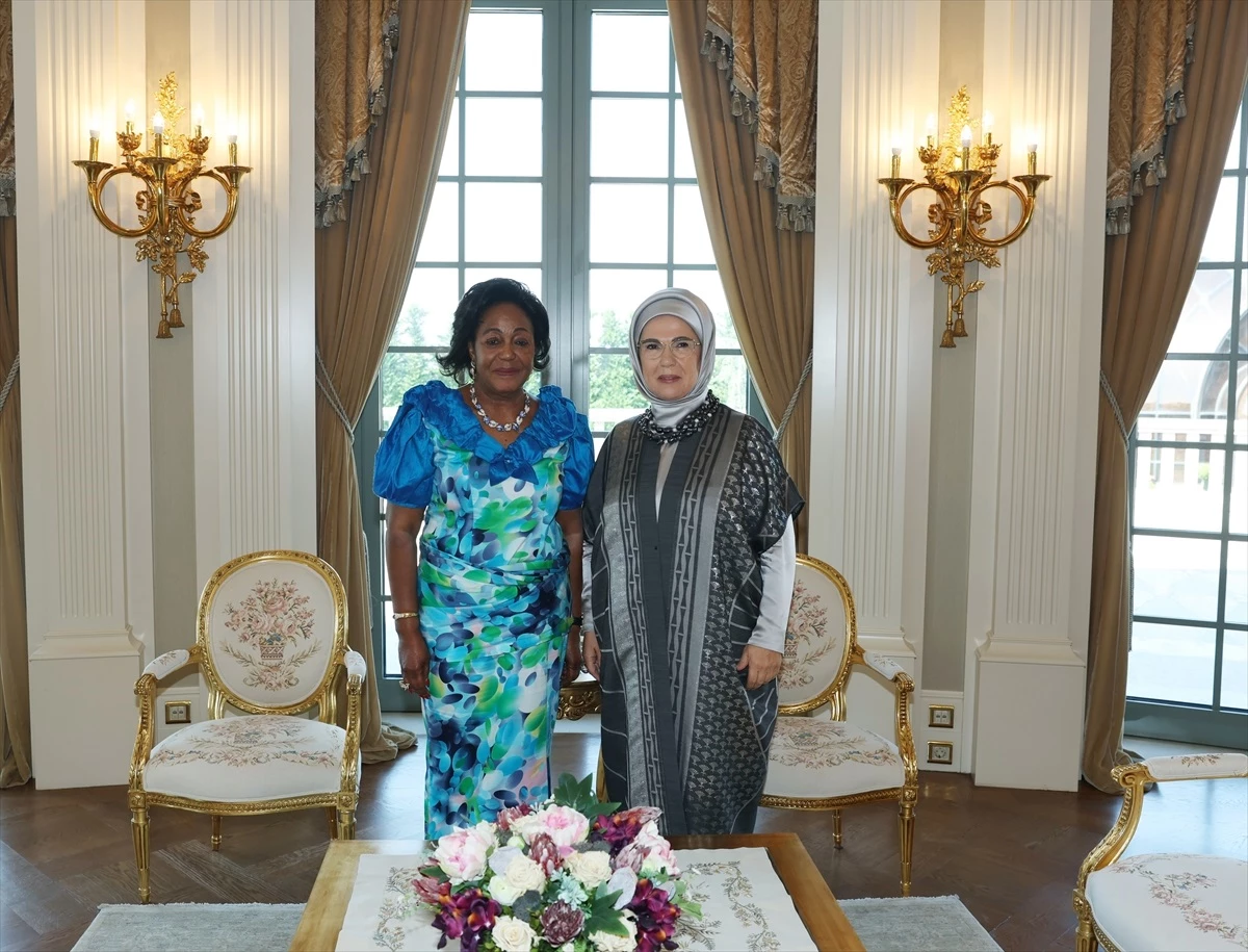 Emine Erdoğan, Kongo Cumhuriyeti Cumhurbaşkanı\'nın eşi N\'Guesso ile görüştü