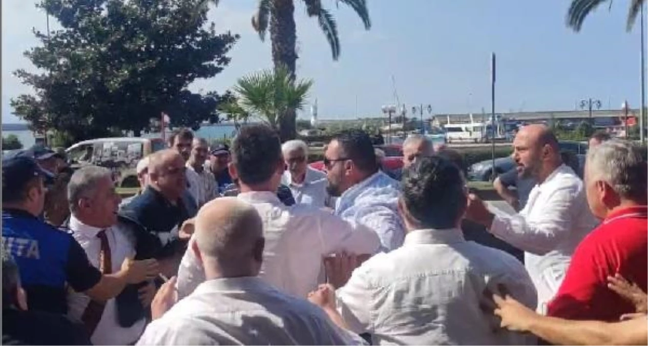 Zonguldak\'ta Belediye Meclisi Toplantısında Yumruklu Kavga Çıktı