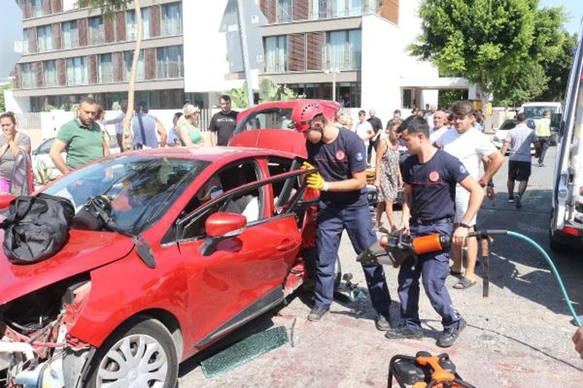 Antalyaspor Futbolcusunun Ailesi Kaza Geçirdi
