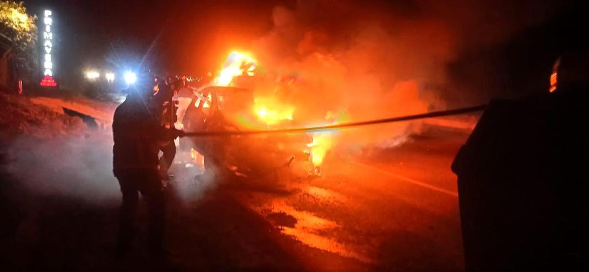 Hatay\'da araç yangını söndürüldü