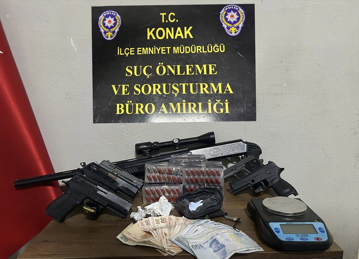 İzmir\'de 50 ayrı suçtan aranan kişi polisten kaçarken yakalandı