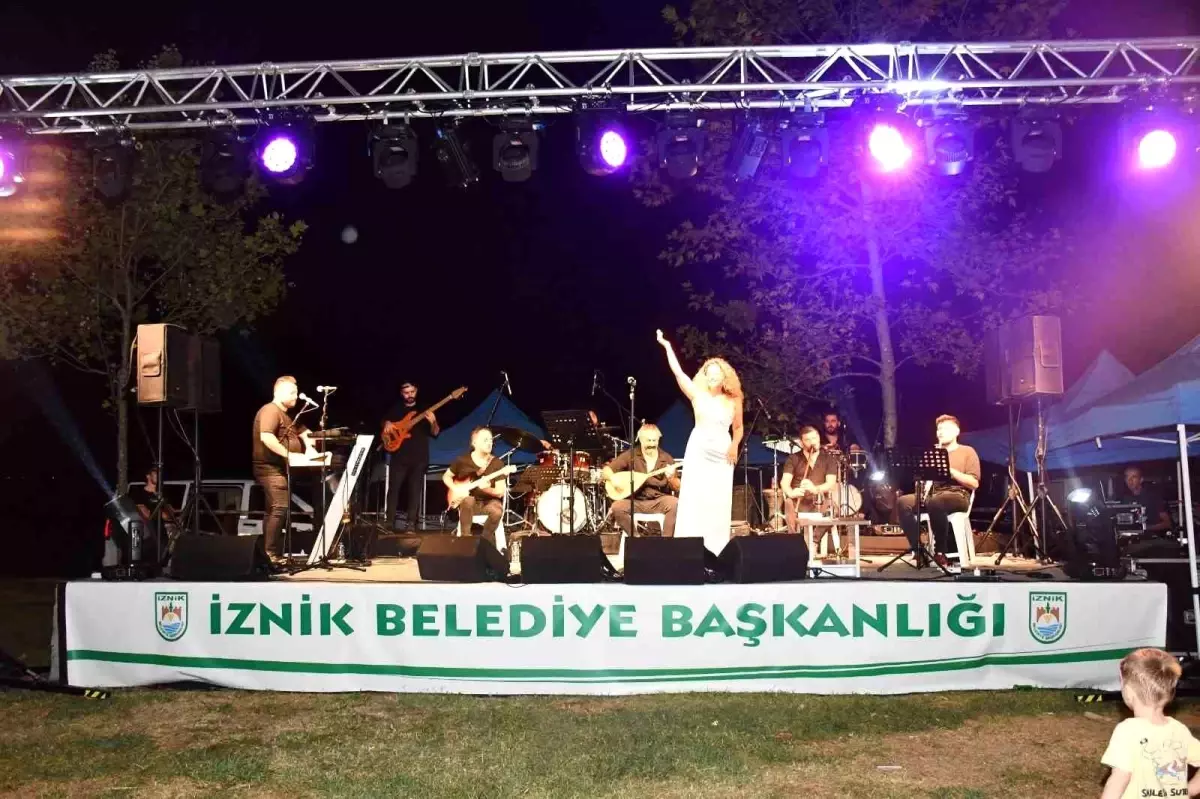 İznik Belediyesi Yaz Etkinlikleri Konserle Son Buldu