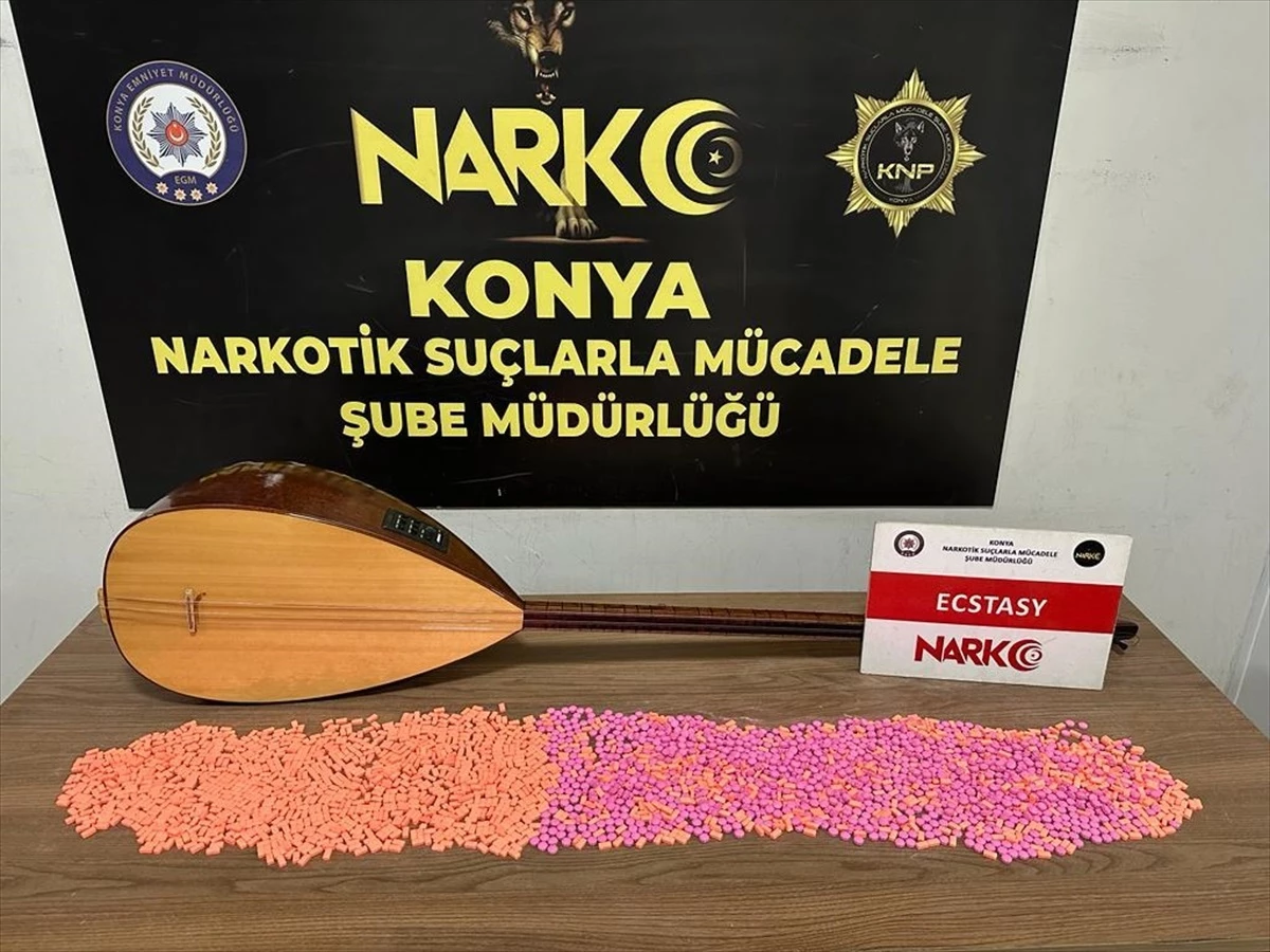 Konya\'da yol uygulamasında 2 bin 600 uyuşturucu hap ele geçirildi