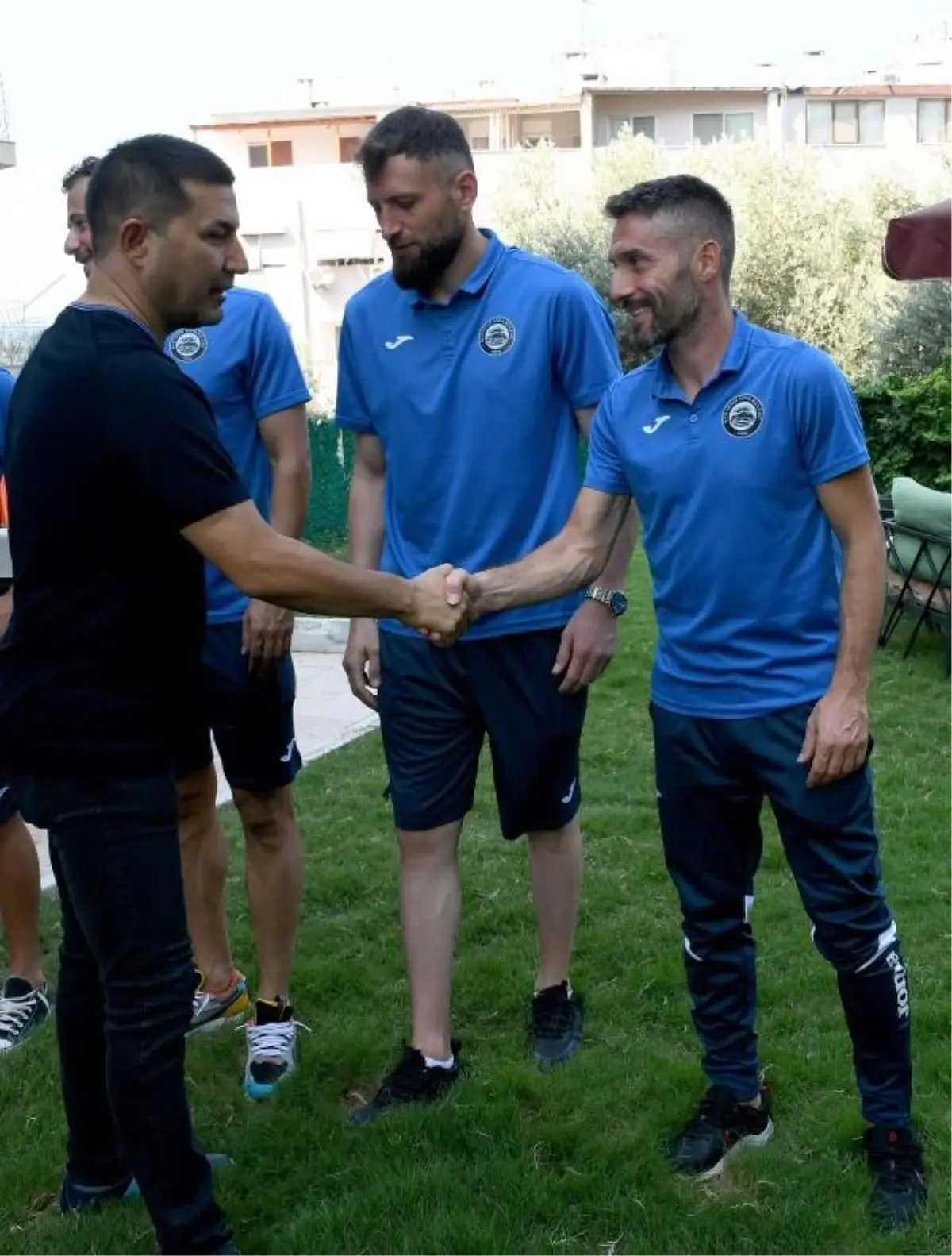 Kuşadası Belediye Başkanı Kuşadasıspor\'u Ziyaret Etti