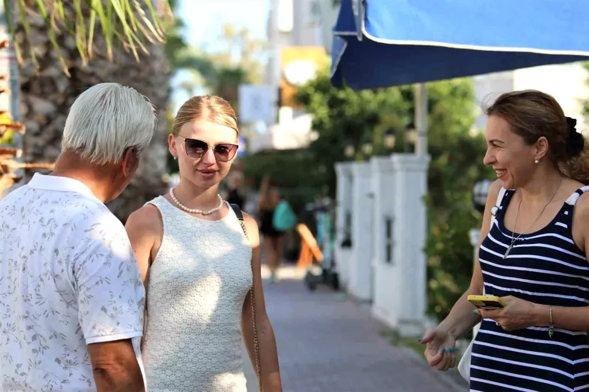 Antalya Konyaaltı\'ndaki Liman Mahallesi Yerleşik Yabancıların Akınına Uğradı