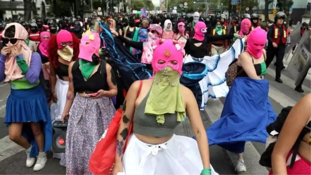 Meksika\'da Anayasa Mahkemesi Kürtajı Suç Olmaktan Çıkardı