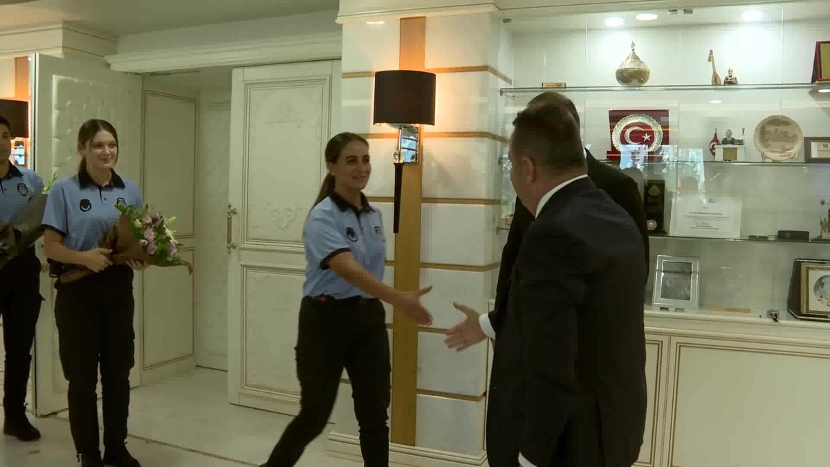 Antalya Büyükşehir Belediyesi Zabıtası Zabıta Haftası\'nı Kutladı
