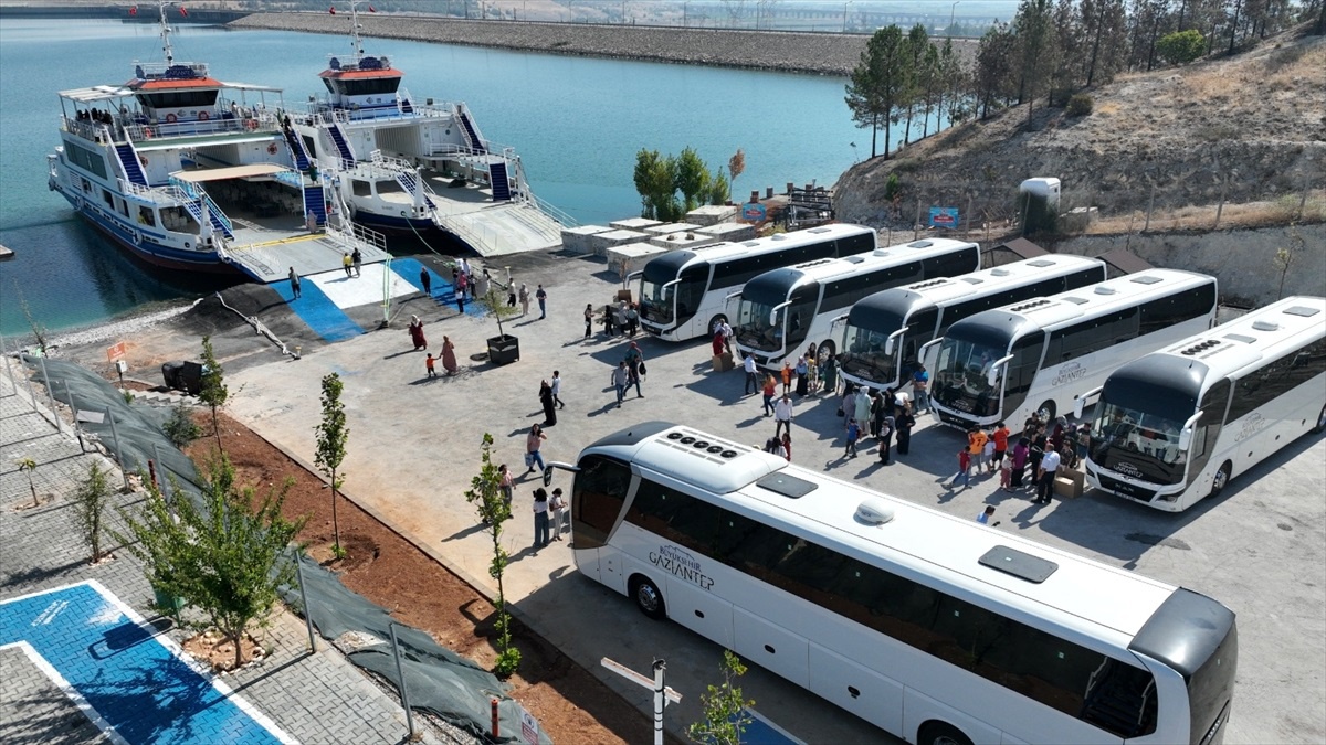 Gaziantep Büyükşehir Belediyesi Nizipli Kadınlara Ücretsiz Feribot Turu Düzenledi