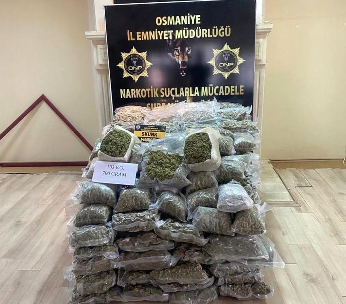 Osmaniye\'de 103 Kilo Skunk Ele Geçirildi