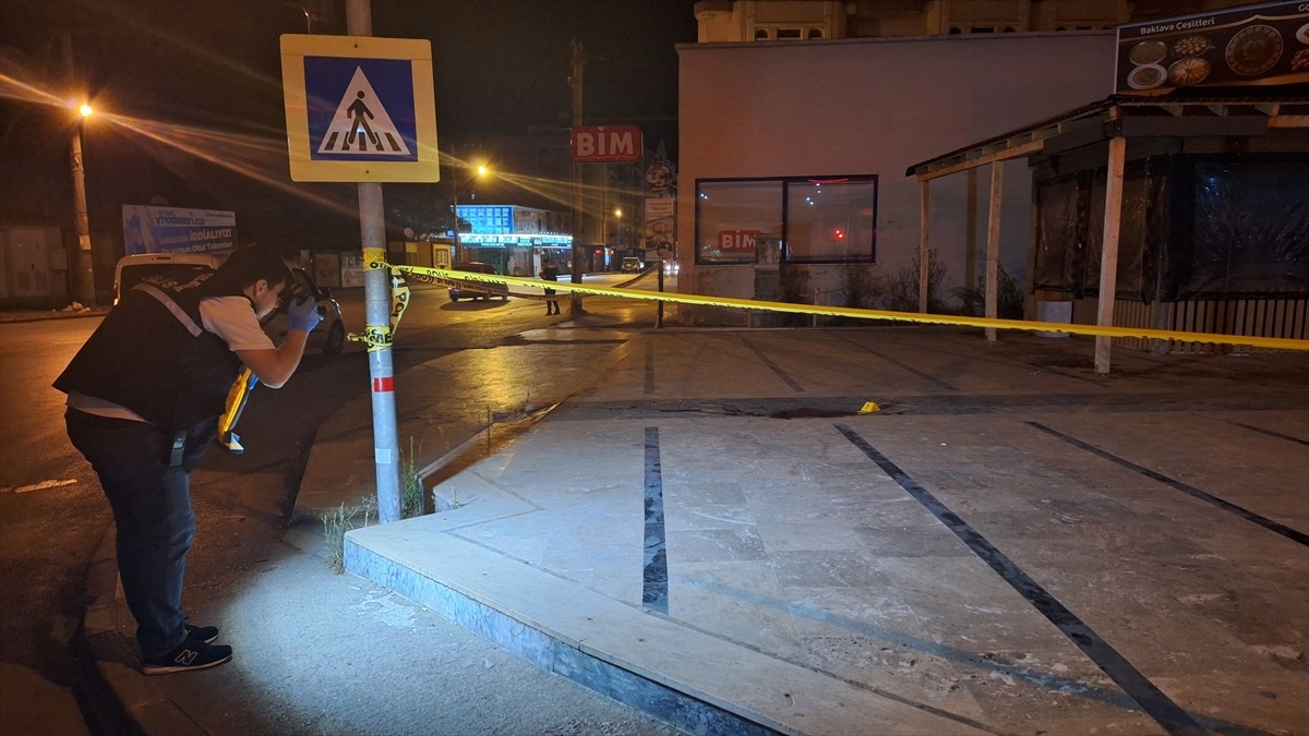 Samsun\'da Bıçaklı Saldırı: Bir Kişi Ağır Yaralandı