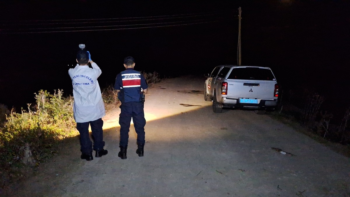 Samsun\'da Otomobil Su Kanalına Devrildi, Sürücü Hayatını Kaybetti