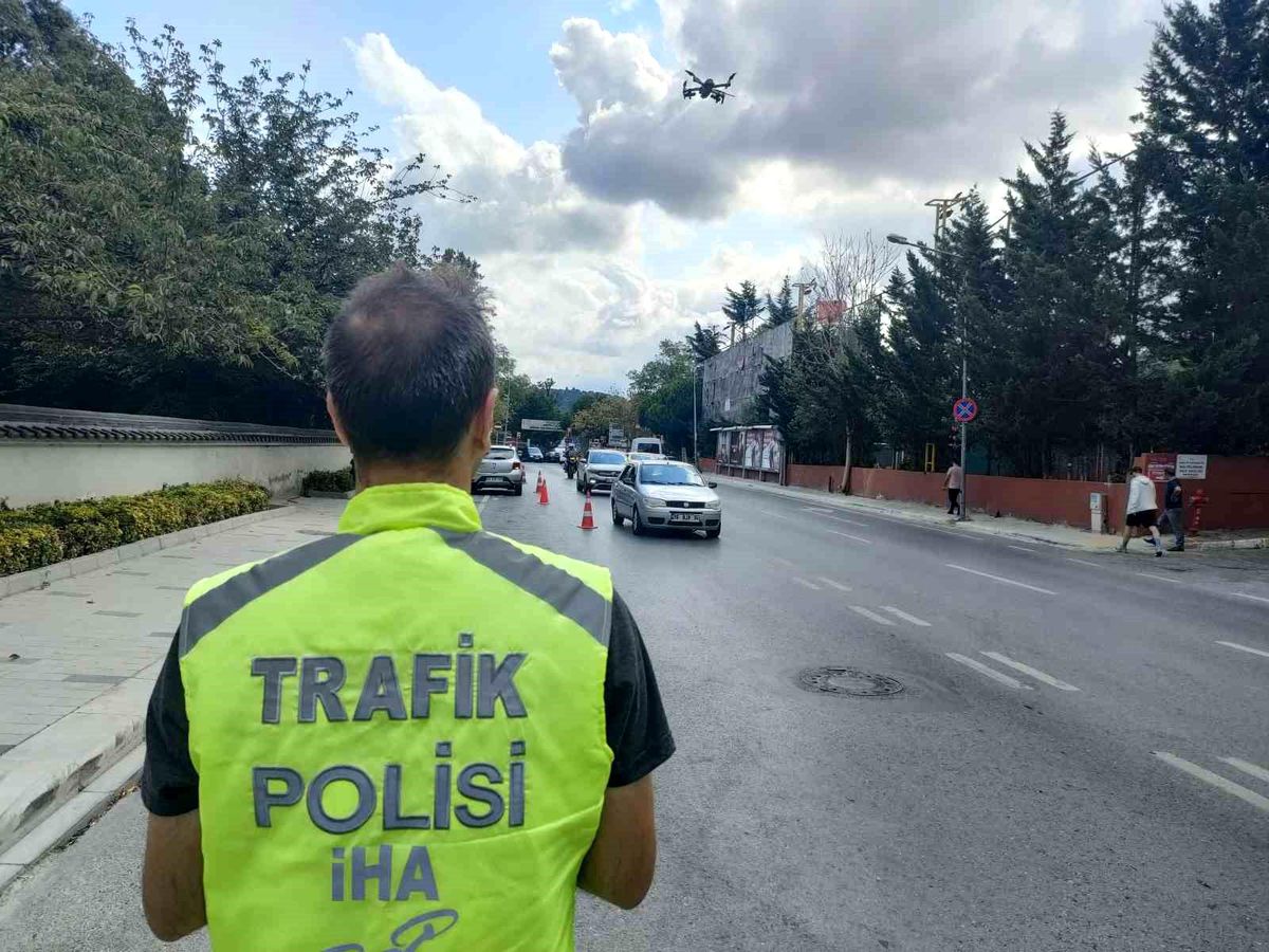 Sarıyer\'de Dron Destekli Trafik Denetimi: 2 Bin 338 TL Cezai İşlem Uygulandı