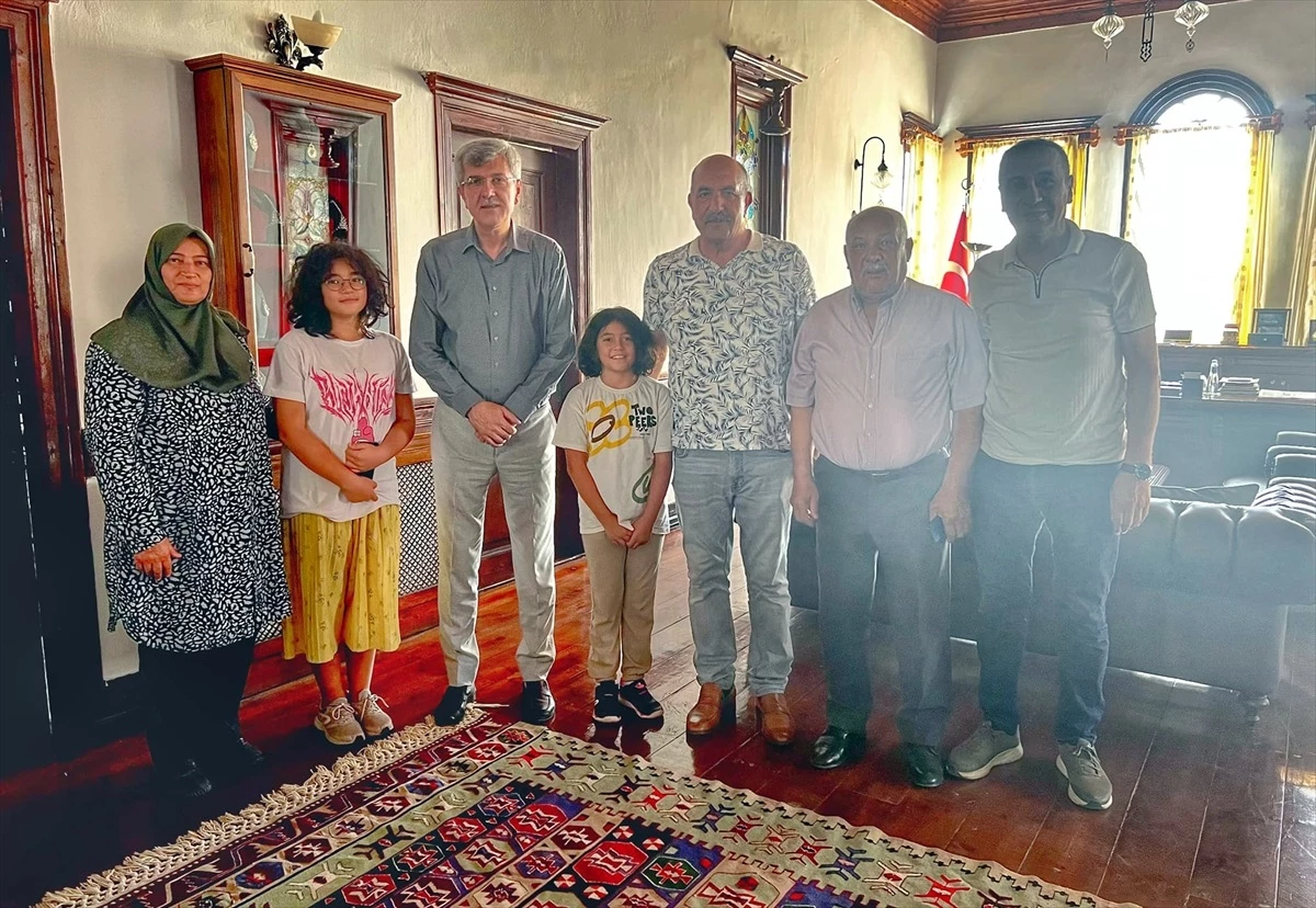 Şehit Seçkin Çil\'in ailesi, Beypazarı Belediye Başkanı Kaplan\'ı ziyaret etti