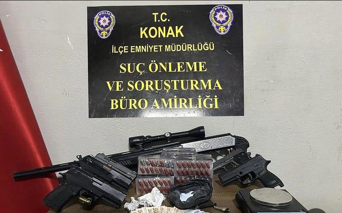 İzmir\'de Azılı Hırsız Yakalandı: Silah ve Uyuşturucu Ele Geçirildi