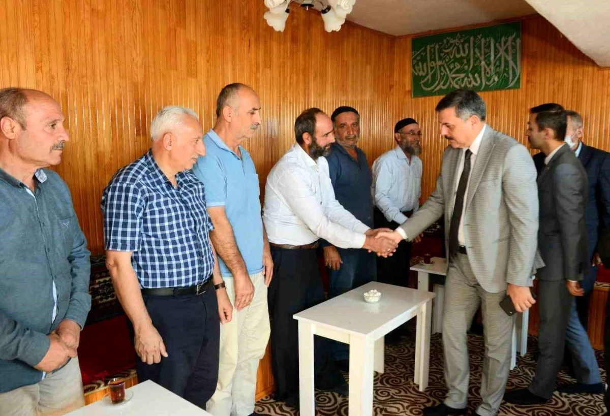 Erzurum Valisi Mustafa Çiftçi, Dağlıca Gazisi Lütfü Tanbağa\'nın ailesine taziye ziyaretinde bulundu