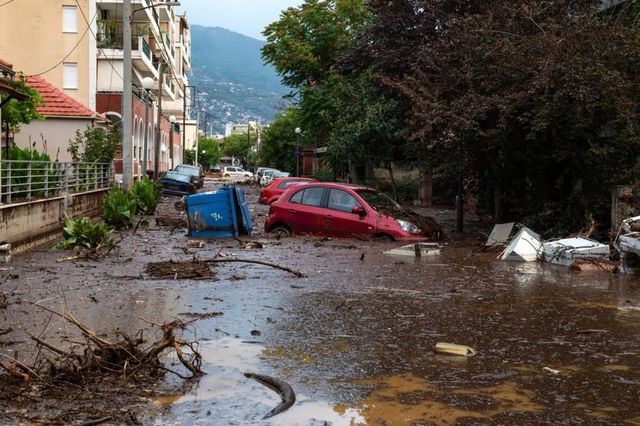 Sel felaketinin yaşandığı Yunanistan'da ordu devreye girdi Sel felaketinin yaşandığı Yunanistan'da ordu devreye girdi